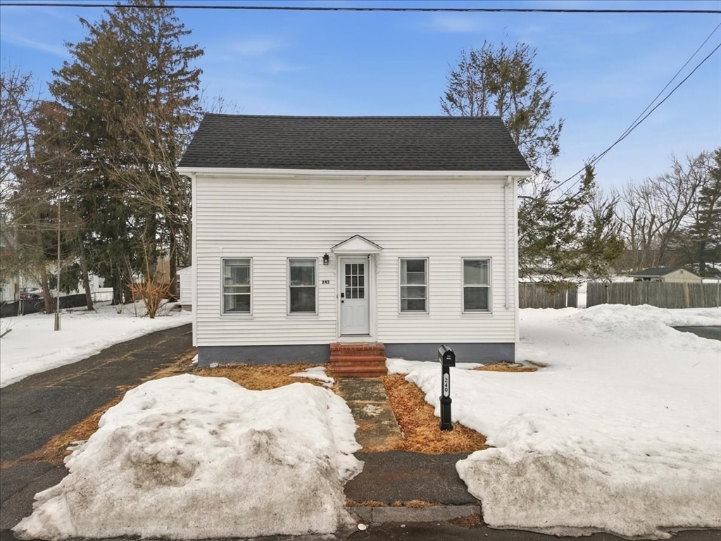 240 Washington St, Taunton, Massachusetts, 4 Bedrooms Bedrooms, 7 Rooms Rooms,2 BathroomsBathrooms,Residential,For Sale,Washington St,73481732