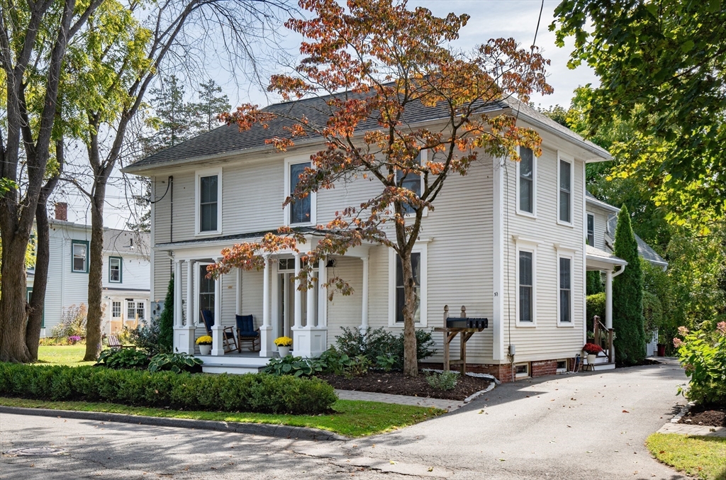 51A Phillips Pl, Northampton, Massachusetts, 3 Bedrooms Bedrooms, 5 Rooms Rooms,2 BathroomsBathrooms,Residential,For Sale,Phillips Pl,73481865