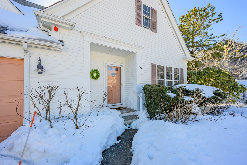 22 Stratford Rdg, Mashpee, Massachusetts, 2 Bedrooms Bedrooms, 7 Rooms Rooms,2.5 BathroomsBathrooms,Residential,For Sale,Stratford Rdg,73481889