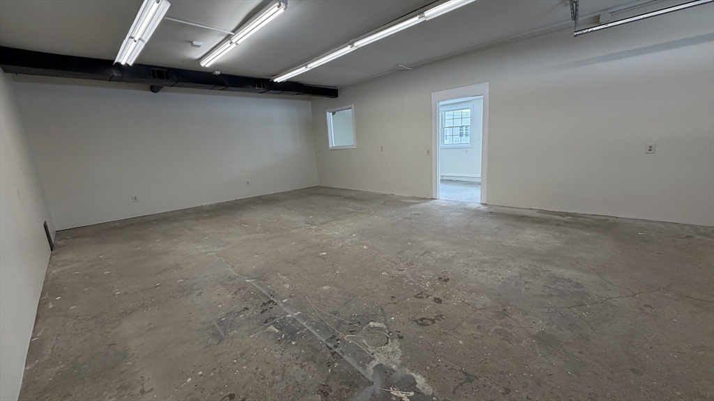 8 Easthampton Road, Northampton, Massachusetts, ,Commercial Lease,For Rent,Easthampton Road,73481840