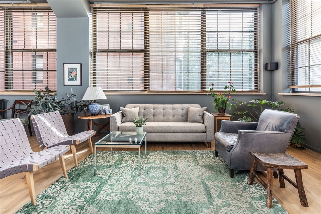 64 E.Brookline St, Boston, Massachusetts, 1 Bedroom Bedrooms, 3 Rooms Rooms,1 BathroomBathrooms,Residential,For Sale,E.Brookline St,73481766