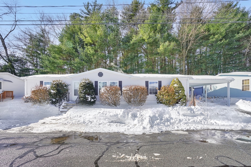 130 Celebration Cir, Chicopee, Massachusetts, 3 Bedrooms Bedrooms, 5 Rooms Rooms,2 BathroomsBathrooms,Residential,For Sale,Celebration Cir,73481795