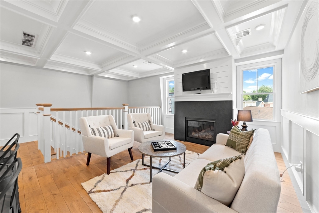 42 Bow St, Somerville, Massachusetts, 2 Bedrooms Bedrooms, 4 Rooms Rooms,2 BathroomsBathrooms,Residential,For Sale,Bow St,73481827