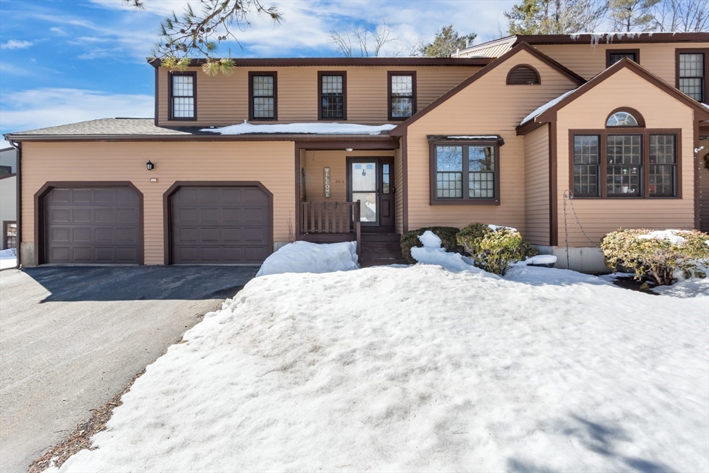 20 Hawthorne Village, Franklin, Massachusetts, 2 Bedrooms Bedrooms, 8 Rooms Rooms,2.5 BathroomsBathrooms,Residential,For Sale,Hawthorne Village,73481823