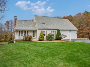 34 Mistic Dr, Barnstable, Massachusetts, 4 Bedrooms Bedrooms, 8 Rooms Rooms,3.5 BathroomsBathrooms,Residential,For Sale,Mistic Dr,73457542