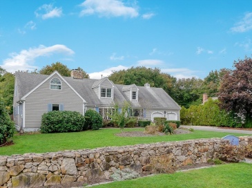 9 Hitching Post Rd, Mattapoisett, Massachusetts, 5 Bedrooms Bedrooms, 10 Rooms Rooms,3.5 BathroomsBathrooms,Residential,For Sale,Hitching Post Rd,73440197