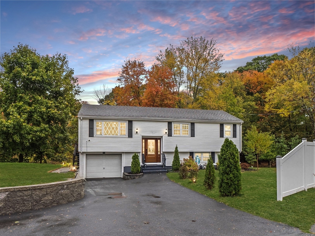 217 Park St, North Reading, Massachusetts, 3 Bedrooms Bedrooms, 5 Rooms Rooms,2 BathroomsBathrooms,Residential,For Sale,Park St,73442183