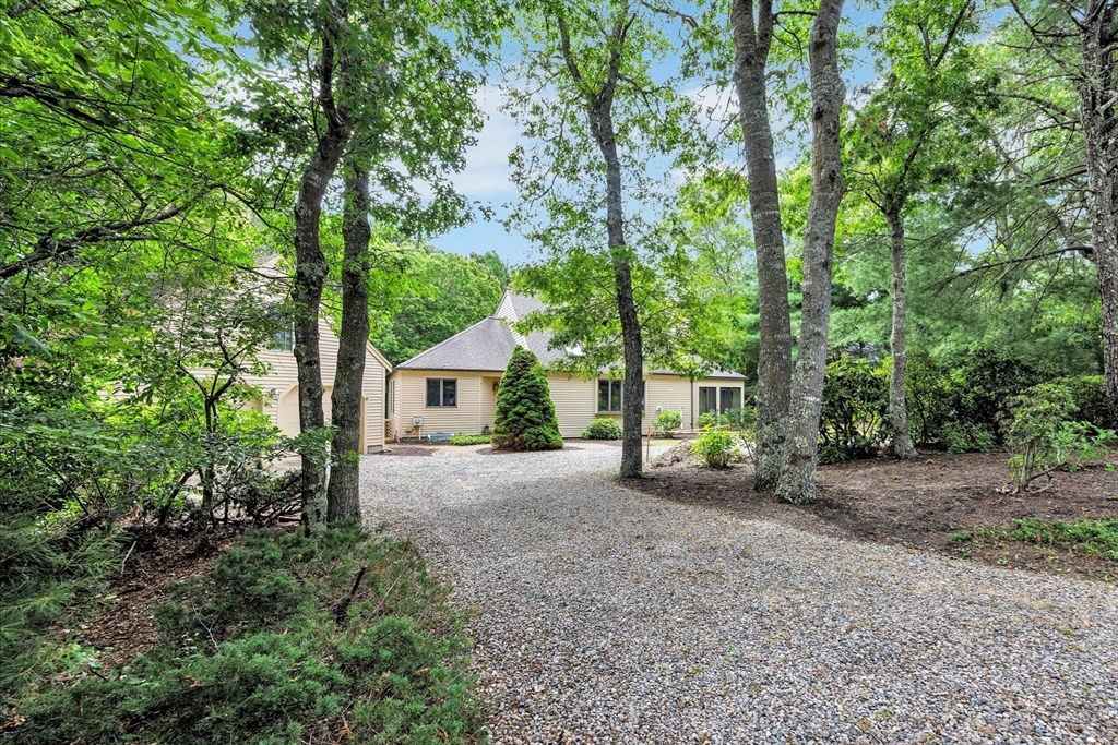 9 North Way, Mashpee, Massachusetts, 3 Bedrooms Bedrooms, 7 Rooms Rooms,2 BathroomsBathrooms,Residential,For Sale,North Way,73394310