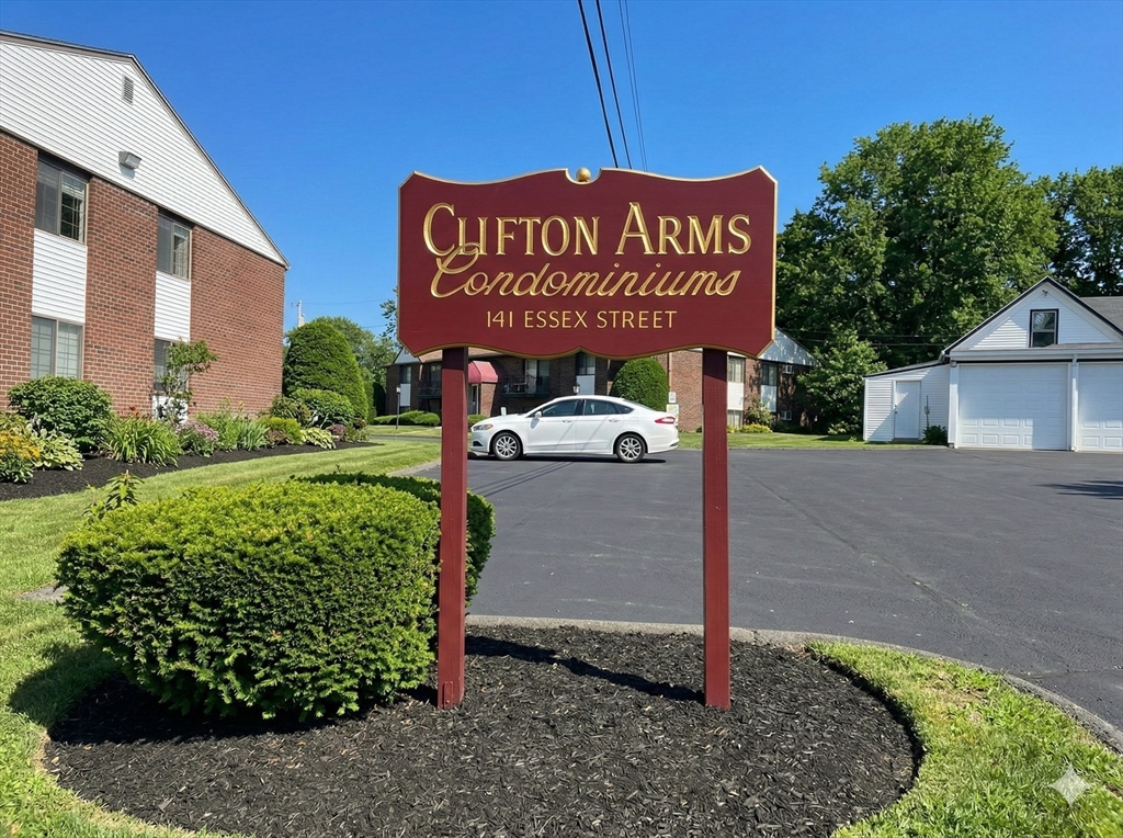 141 Essex St, Saugus, Massachusetts, 2 Bedrooms Bedrooms, 5 Rooms Rooms,1 BathroomBathrooms,Residential,For Sale,Essex St,73481911