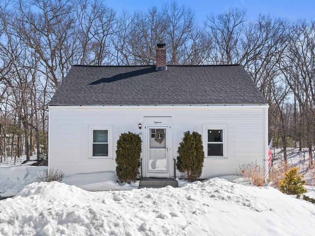 16-18 Fairfax St, Shrewsbury, Massachusetts, 3 Bedrooms Bedrooms, 6 Rooms Rooms,1 BathroomBathrooms,Residential,For Sale,Fairfax St,73481919