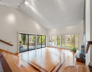 16 Wadsworth Ln, Dartmouth, Massachusetts, 4 Bedrooms Bedrooms, 12 Rooms Rooms,4.5 BathroomsBathrooms,Residential,For Sale,Wadsworth Ln,73482024