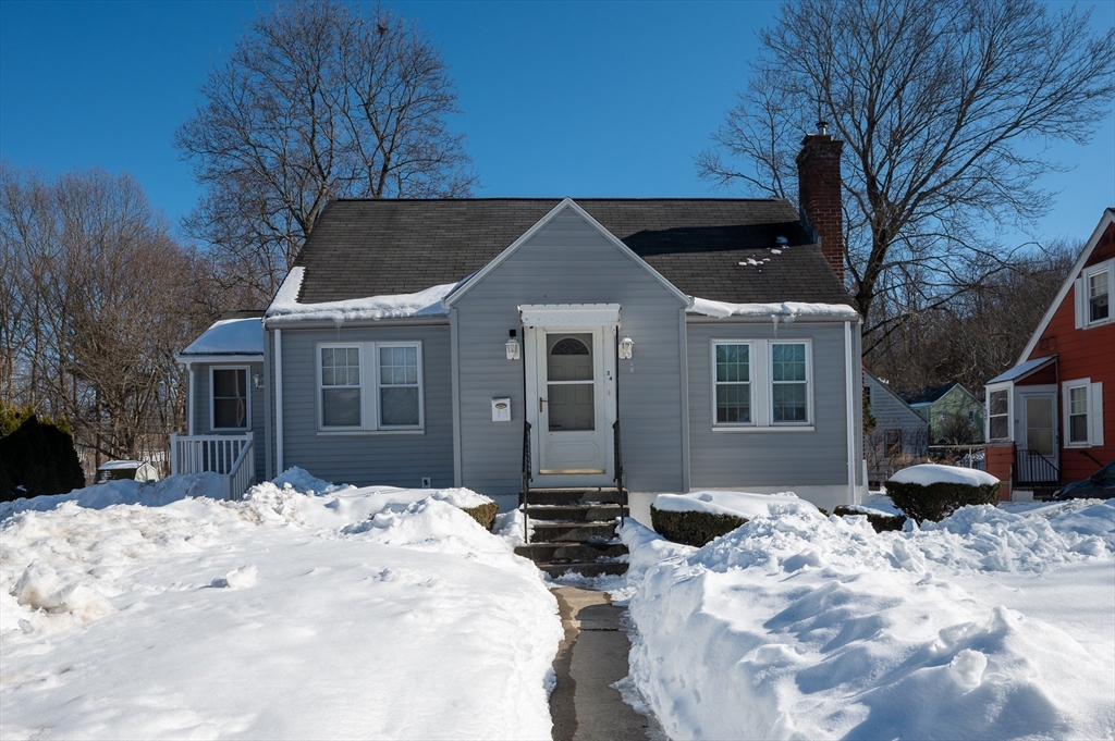 24 Geneva St, Worcester, Massachusetts, 3 Bedrooms Bedrooms, 6 Rooms Rooms,1 BathroomBathrooms,Residential,For Sale,Geneva St,73482214