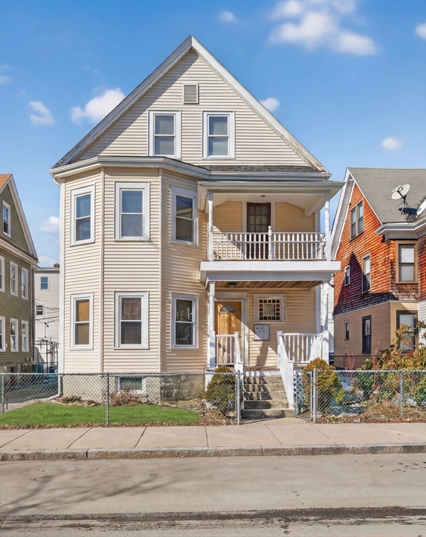 27 Larchmont St, Boston, Massachusetts, 7 Bedrooms Bedrooms, 13 Rooms Rooms,3 BathroomsBathrooms,Residential Income,For Sale,Larchmont St,73482072