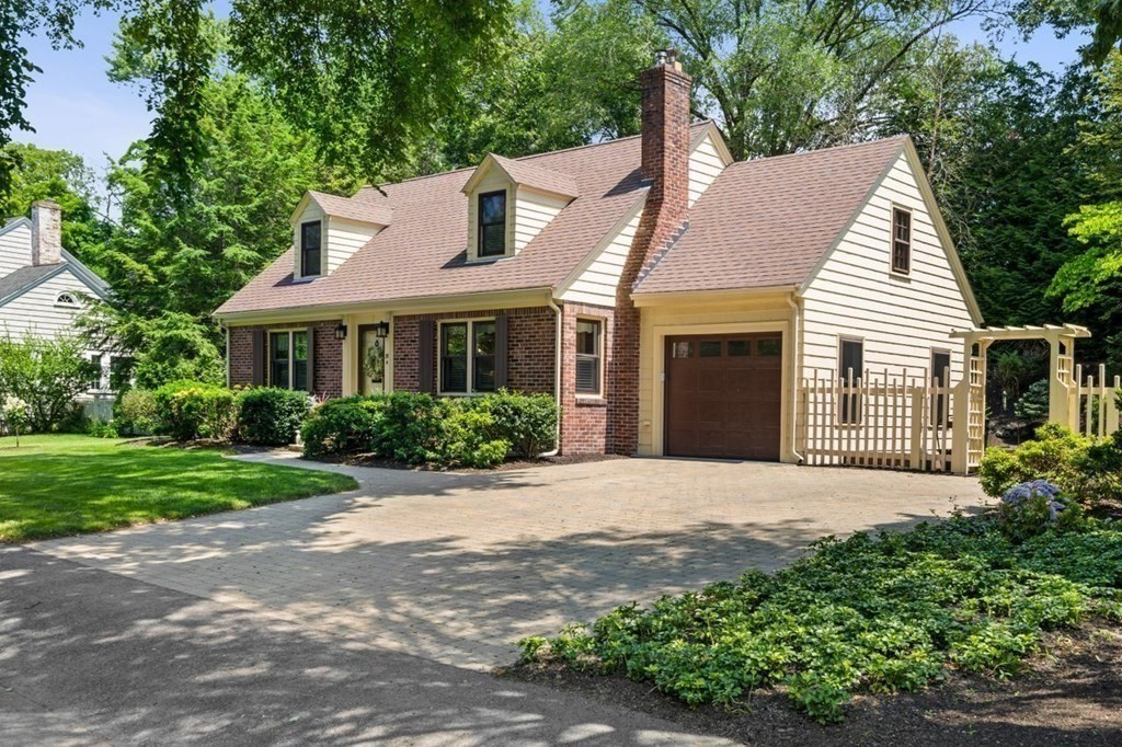 33 West Shore Drive, Marblehead, Massachusetts, 3 Bedrooms Bedrooms, 9 Rooms Rooms,1 BathroomBathrooms,Residential,For Sale,West Shore Drive,73481910