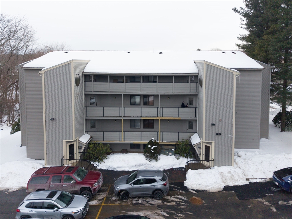 1195 Grafton St, Worcester, Massachusetts, 2 Bedrooms Bedrooms, 4 Rooms Rooms,1 BathroomBathrooms,Residential,For Sale,Grafton St,73476401