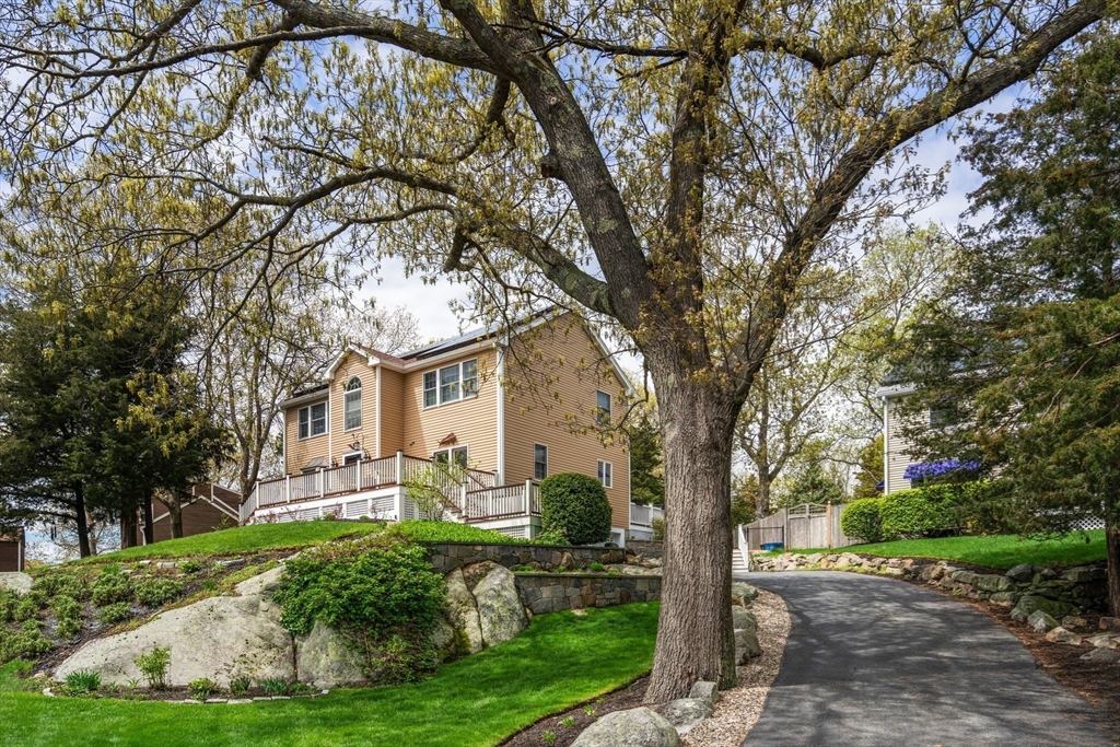 178 Atlantic Street, Gloucester, Massachusetts, 3 Bedrooms Bedrooms, 8 Rooms Rooms,2.5 BathroomsBathrooms,Residential,For Sale,Atlantic Street,73482119