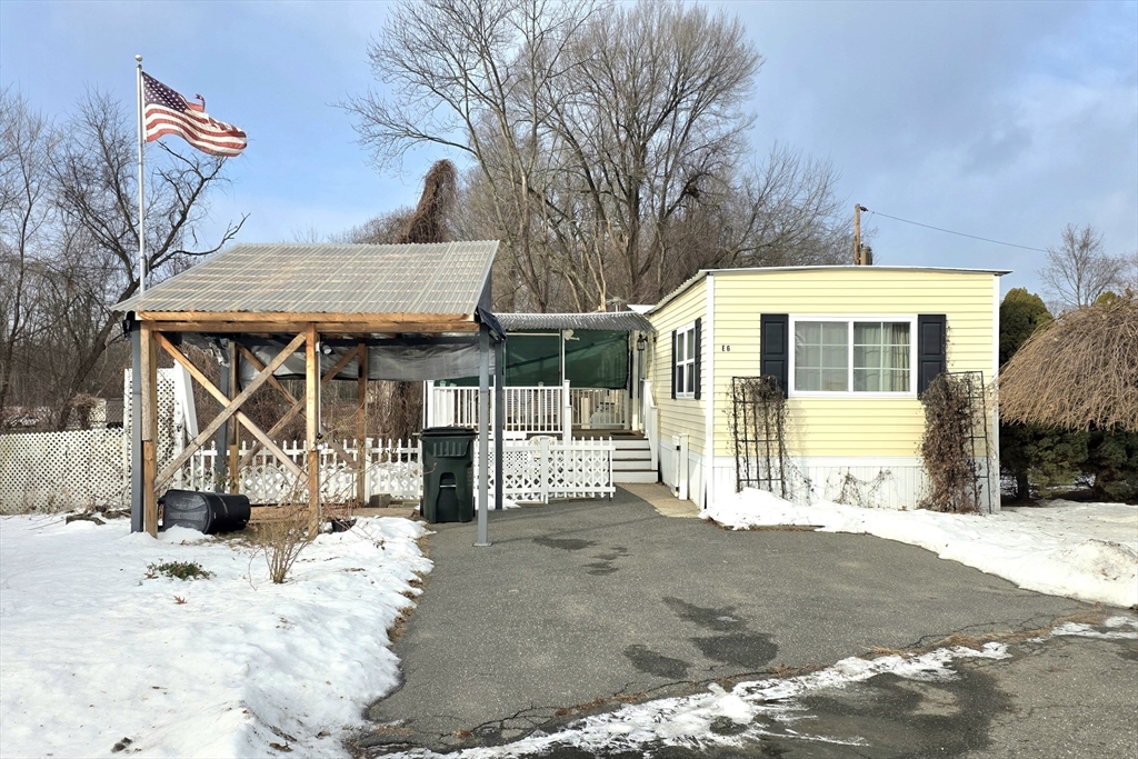 229 Miller St, Ludlow, Massachusetts, 2 Bedrooms Bedrooms, 5 Rooms Rooms,1 BathroomBathrooms,Residential,For Sale,Miller St,73482133