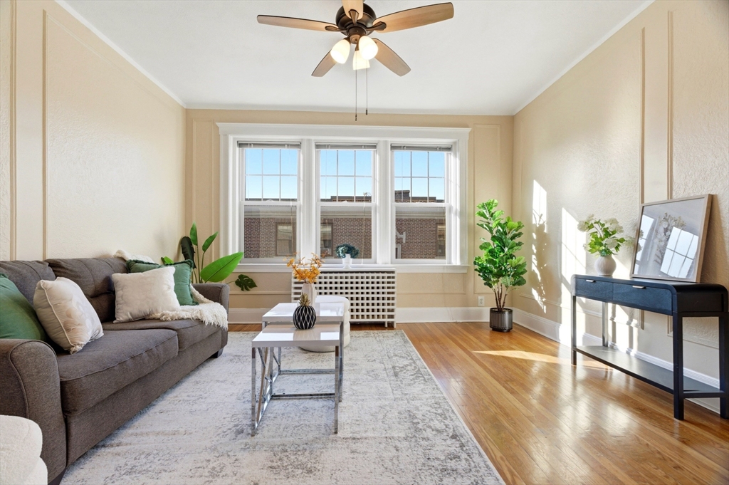 401 Washington St, Brookline, Massachusetts, 2 Bedrooms Bedrooms, 4 Rooms Rooms,1 BathroomBathrooms,Residential,For Sale,Washington St,73482157