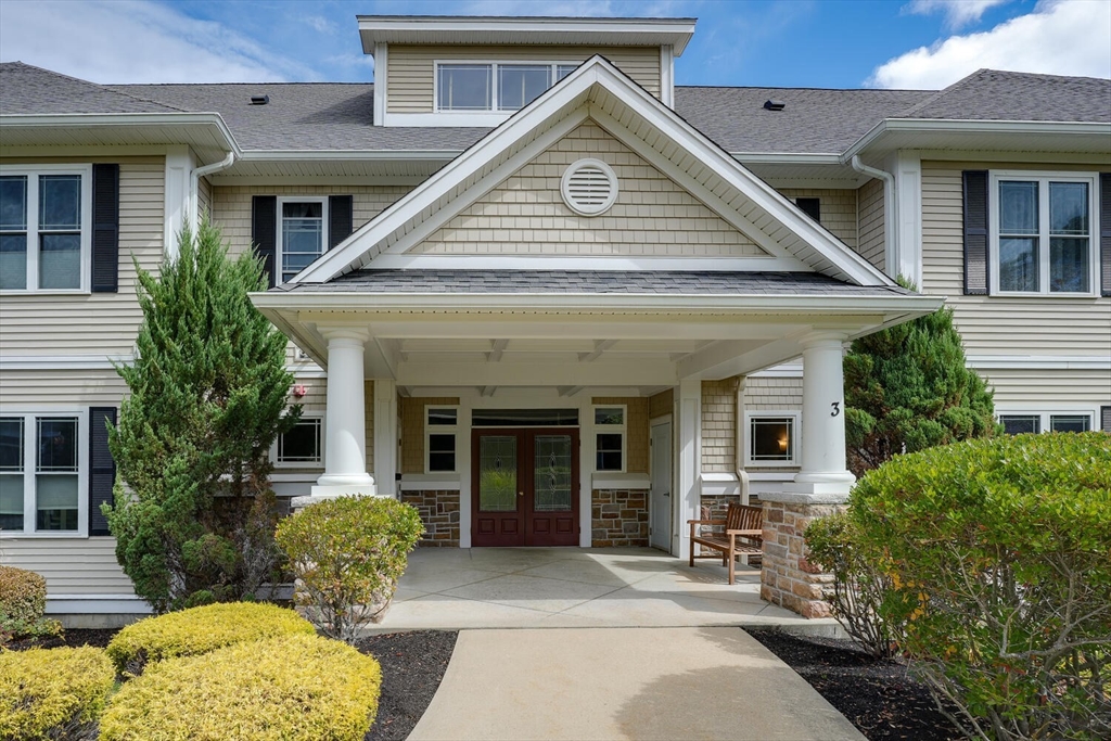 312 Eagles Nest Way, Franklin, Massachusetts, 2 Bedrooms Bedrooms, 6 Rooms Rooms,2.5 BathroomsBathrooms,Residential,For Sale,Eagles Nest Way,73432910