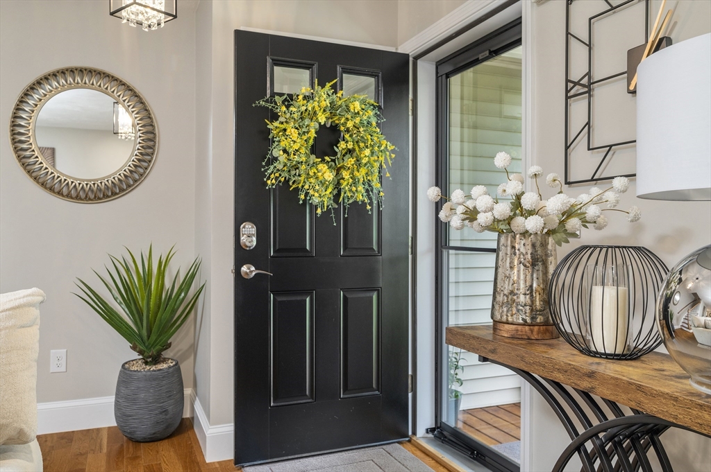 16 Farnum St, Uxbridge, Massachusetts, 3 Bedrooms Bedrooms, 6 Rooms Rooms,2.5 BathroomsBathrooms,Residential,For Sale,Farnum St,73482236