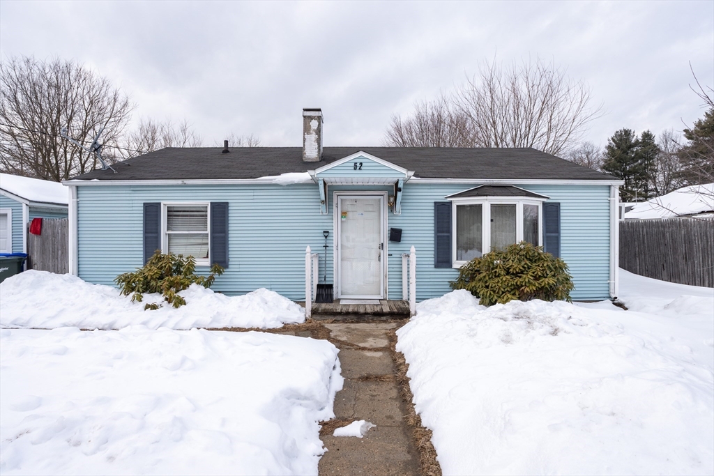 52 Vadnais St., Springfield, Massachusetts, 2 Bedrooms Bedrooms, 6 Rooms Rooms,1 BathroomBathrooms,Residential,For Sale,Vadnais St.,73482234