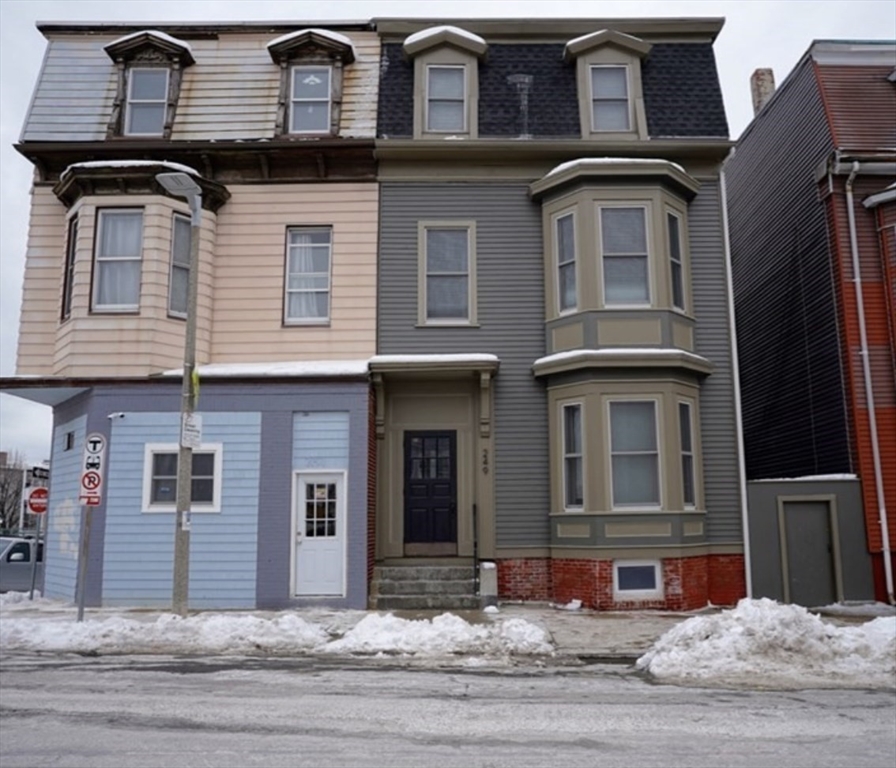 249 Lexington St, Boston, Massachusetts, 2 Bedrooms Bedrooms, 5 Rooms Rooms,2 BathroomsBathrooms,Residential,For Sale,Lexington St,73482463