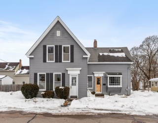 10 Barber St, Medway, Massachusetts, 4 Bedrooms Bedrooms, 8 Rooms Rooms,1.5 BathroomsBathrooms,Residential,For Sale,Barber St,73482470