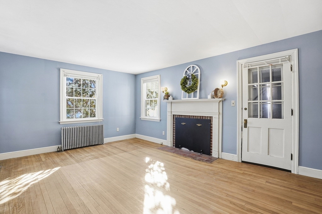 12 Cardinal Road, Worcester, Massachusetts, 3 Bedrooms Bedrooms, 7 Rooms Rooms,1.5 BathroomsBathrooms,Residential,For Sale,Cardinal Road,73476439