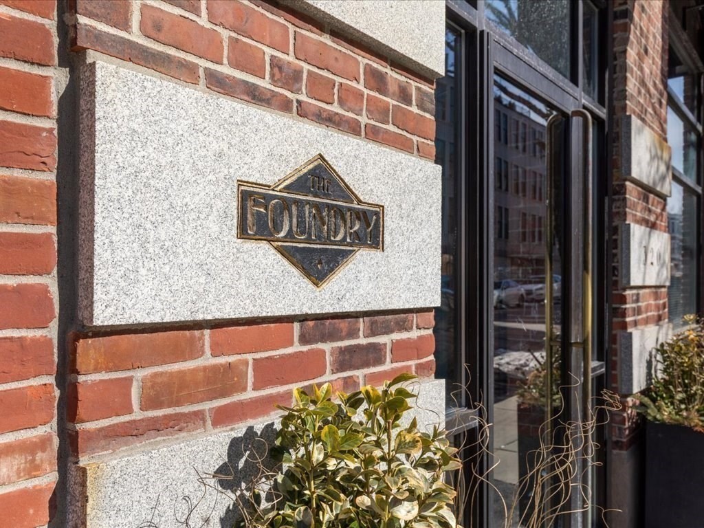 320 W 2nd St, Boston, Massachusetts, 1 Bedroom Bedrooms, 3 Rooms Rooms,1 BathroomBathrooms,Residential,For Sale,W 2nd St,73482296