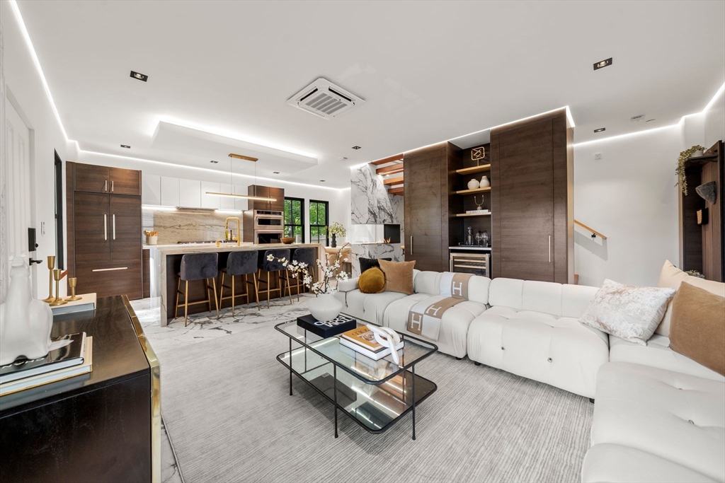 304 Elliot St. Carriage House S, Newton, Massachusetts, 4 Bedrooms Bedrooms, 9 Rooms Rooms,2 BathroomsBathrooms,Residential,For Sale,Elliot St. Carriage House S,73482301