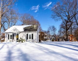 122 Samoset Ave, Mansfield, Massachusetts, 3 Bedrooms Bedrooms, 6 Rooms Rooms,1 BathroomBathrooms,Residential,For Sale,Samoset Ave,73482222