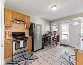 31 Weston St, Waltham, Massachusetts, 2 Bedrooms Bedrooms, 5 Rooms Rooms,1 BathroomBathrooms,Residential,For Sale,Weston St,73482313