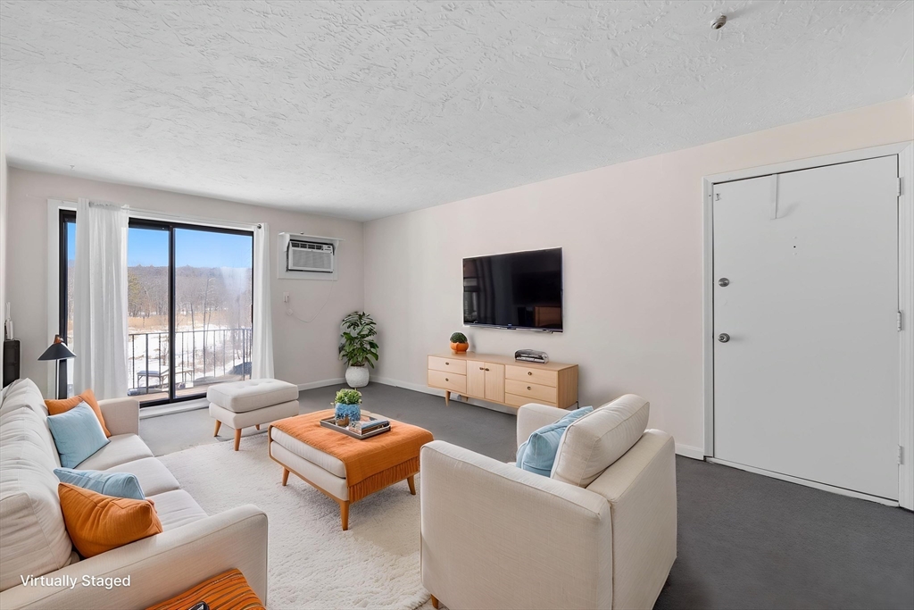 276 Codman Hill Rd, Boxborough, Massachusetts, 2 Bedrooms Bedrooms, 5 Rooms Rooms,1 BathroomBathrooms,Residential,For Sale,Codman Hill Rd,73482328