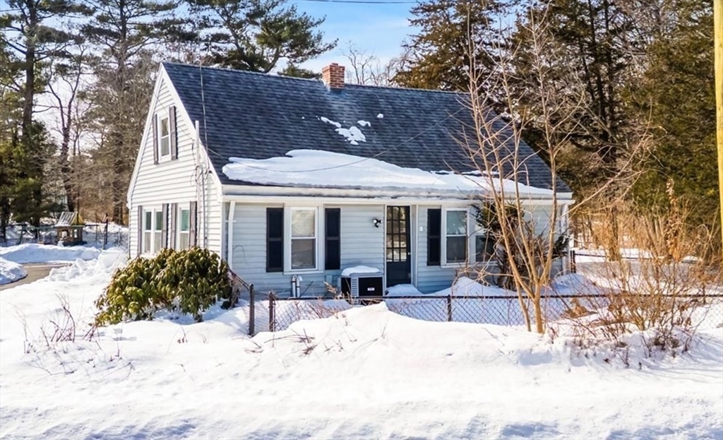 249 Mill Street, Randolph, Massachusetts, 2 Bedrooms Bedrooms, 5 Rooms Rooms,1 BathroomBathrooms,Residential,For Sale,Mill Street,73482345