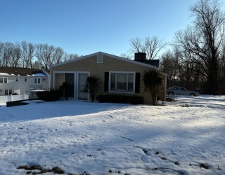 251 Fuller Rd, Chicopee, Massachusetts, 2 Bedrooms Bedrooms, 4 Rooms Rooms,1 BathroomBathrooms,Residential,For Sale,Fuller Rd,73482359