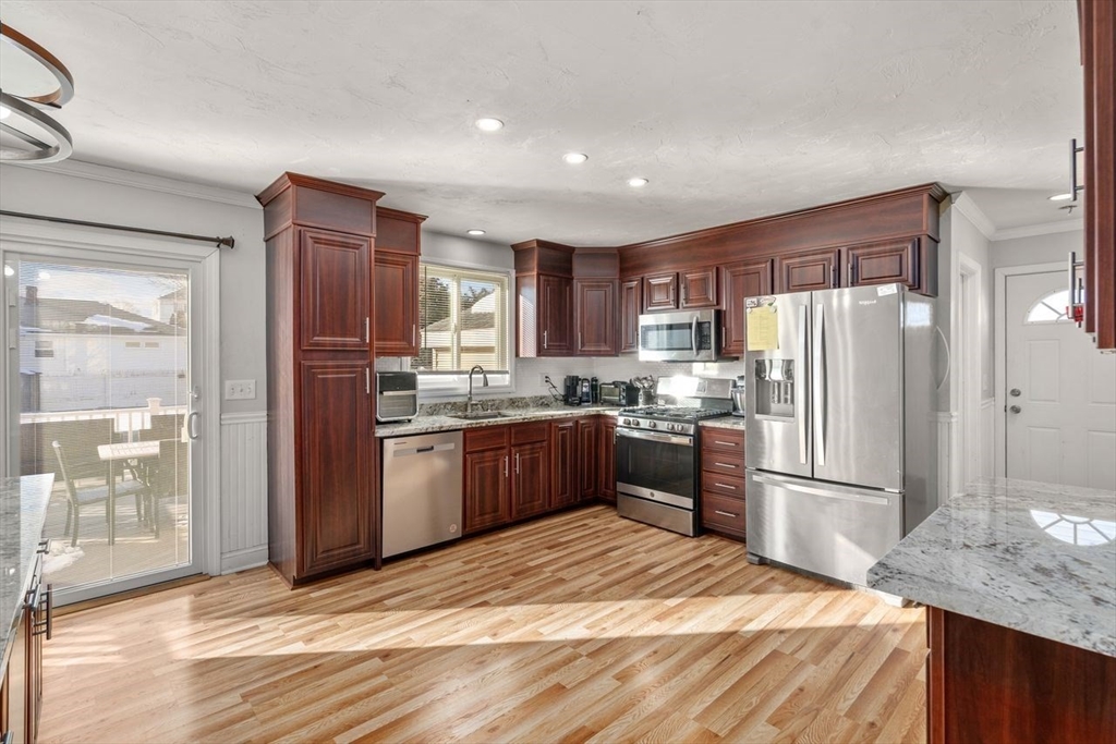 231 Lapham St., Fall River, Massachusetts, 3 Bedrooms Bedrooms, 6 Rooms Rooms,1.5 BathroomsBathrooms,Residential,For Sale,Lapham St.,73482349