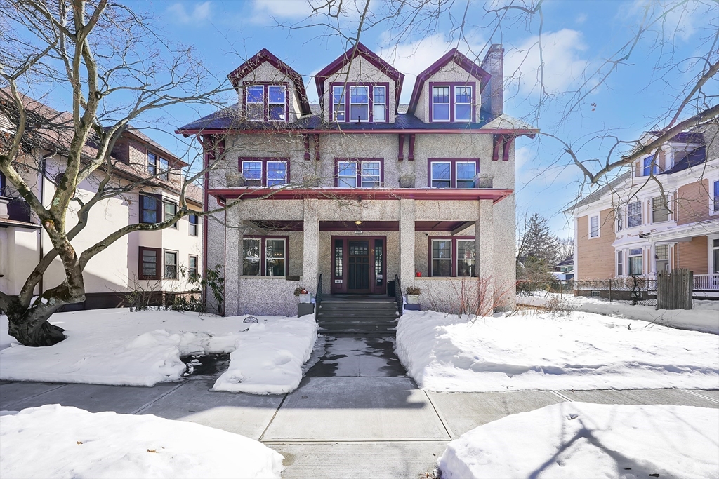 35 Spruceland Ave, Springfield, Massachusetts, 6 Bedrooms Bedrooms, 14 Rooms Rooms,3.5 BathroomsBathrooms,Residential,For Sale,Spruceland Ave,73482382