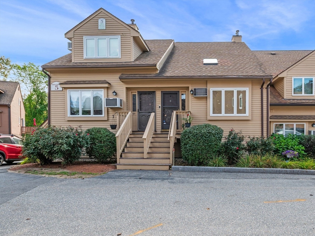 70 Casablanca Ct, Haverhill, Massachusetts, 2 Bedrooms Bedrooms, 5 Rooms Rooms,2 BathroomsBathrooms,Residential,For Sale,Casablanca Ct,73432134