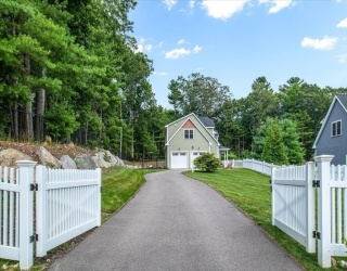 1 Norway Farms Dr, Norfolk, Massachusetts, 4 Bedrooms Bedrooms, 11 Rooms Rooms,3.5 BathroomsBathrooms,Residential,For Sale,Norway Farms Dr,73466336