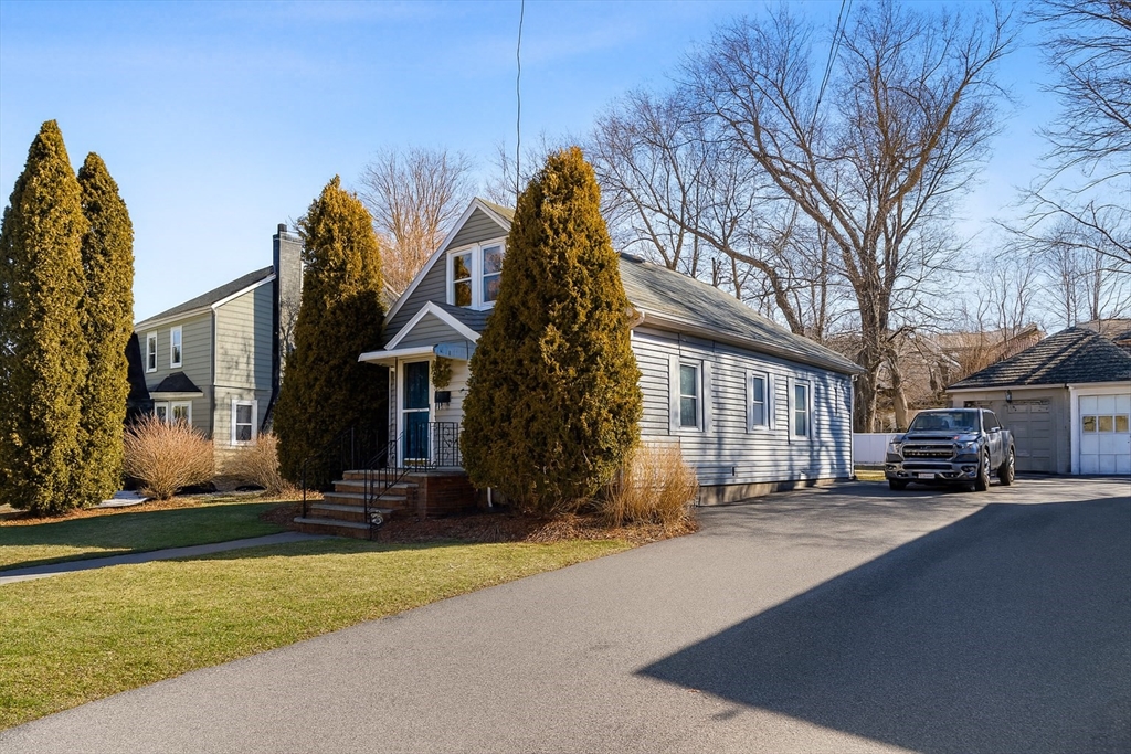 9 Wildwood Rd, Medford, Massachusetts, 3 Bedrooms Bedrooms, 5 Rooms Rooms,2 BathroomsBathrooms,Residential,For Sale,Wildwood Rd,73467040