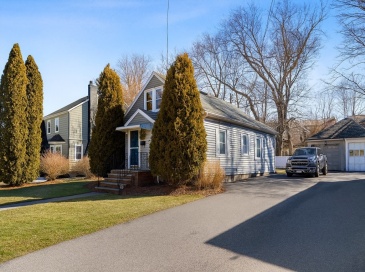 9 Wildwood Rd, Medford, Massachusetts, 3 Bedrooms Bedrooms, 5 Rooms Rooms,2 BathroomsBathrooms,Residential,For Sale,Wildwood Rd,73467040