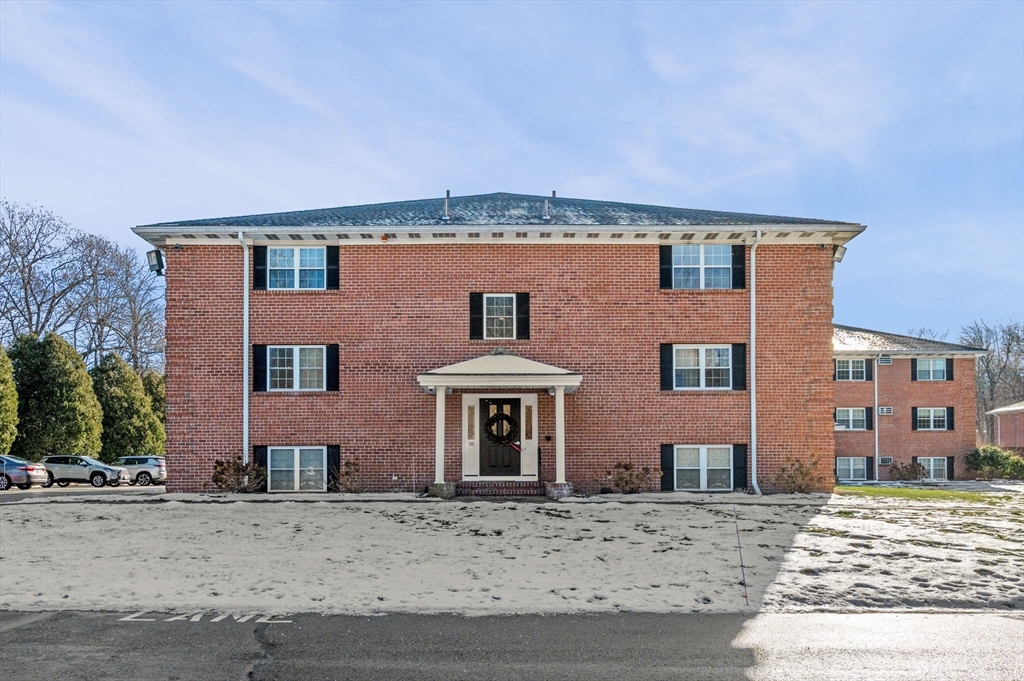 14 Leonard Rd, Boxborough, Massachusetts, 1 Bedroom Bedrooms, 3 Rooms Rooms,1 BathroomBathrooms,Residential,For Sale,Leonard Rd,73461367