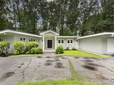 32 Aylesbury Rd, Worcester, Massachusetts, 3 Bedrooms Bedrooms, 6 Rooms Rooms,3 BathroomsBathrooms,Residential,For Sale,Aylesbury Rd,73409137 32 Aylesbury Rd, Worcester, Massachusetts, 3 Bedrooms Bedrooms, 6 Rooms Rooms,3 BathroomsBathrooms,Residential,For Sale,Aylesbury Rd,73409137