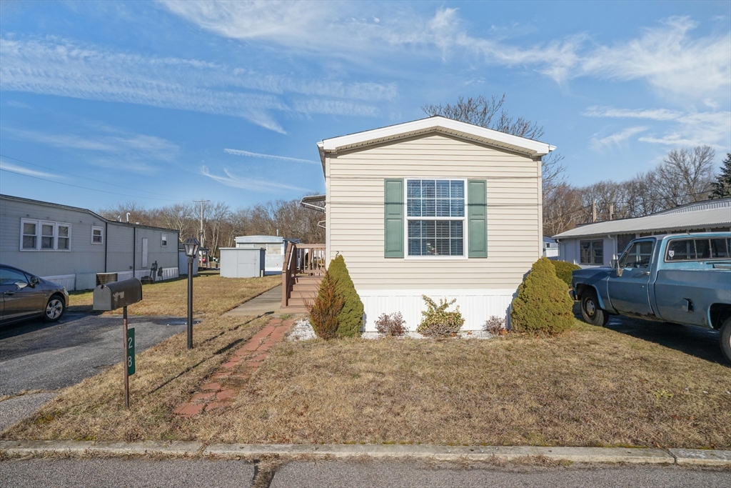 28 Terry Drive, Attleboro, Massachusetts, 2 Bedrooms Bedrooms, 4 Rooms Rooms,1.5 BathroomsBathrooms,Residential,For Sale,Terry Drive,73463228