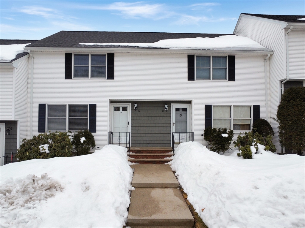 16 Christopher Drive, Methuen, Massachusetts, 2 Bedrooms Bedrooms, 5 Rooms Rooms,1.5 BathroomsBathrooms,Residential,For Sale,Christopher Drive,73482529