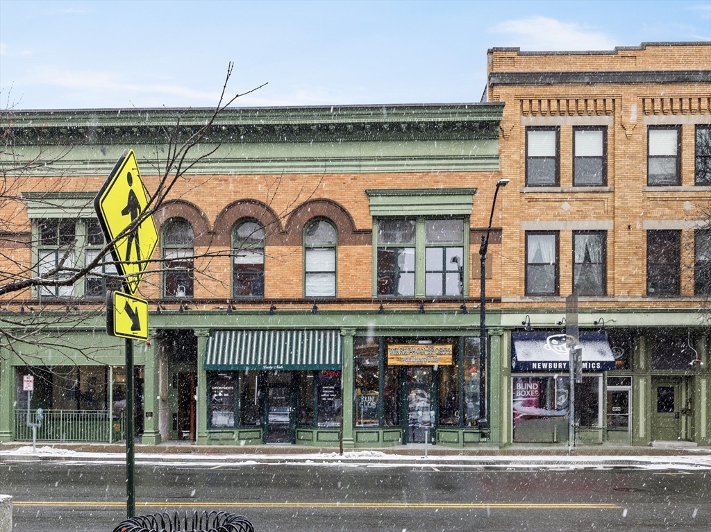 30 Pleasant St, Northampton, Massachusetts, 1 Bedroom Bedrooms, 3 Rooms Rooms,1 BathroomBathrooms,Residential,For Sale,Pleasant St,73482848