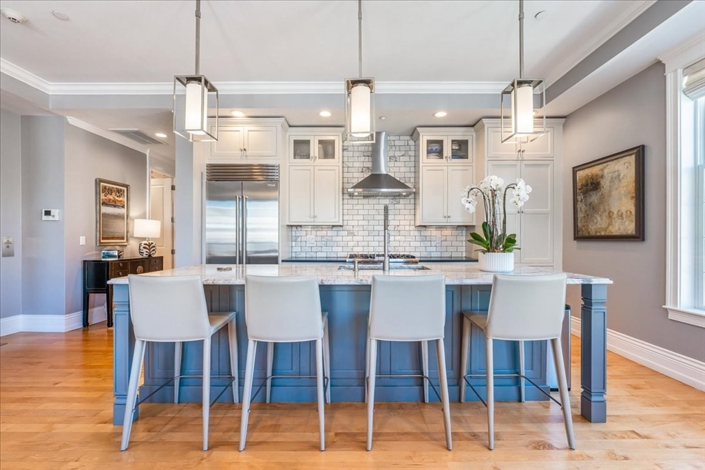 361 W 4th St, Boston, Massachusetts, 2 Bedrooms Bedrooms, 5 Rooms Rooms,2.5 BathroomsBathrooms,Residential,For Sale,W 4th St,73482607