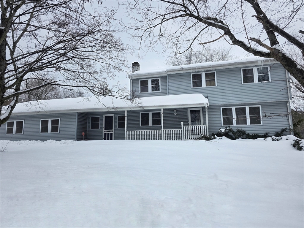232 School St, Groveland, Massachusetts, 4 Bedrooms Bedrooms, 8 Rooms Rooms,1.5 BathroomsBathrooms,Residential,For Sale,School St,73482588
