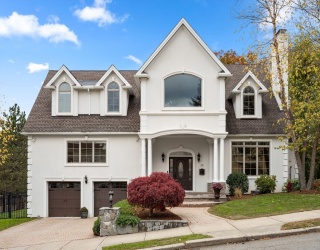 29 Clifton Road, Newton, Massachusetts, 4 Bedrooms Bedrooms, 8 Rooms Rooms,4.5 BathroomsBathrooms,Residential,For Sale,Clifton Road,73482706