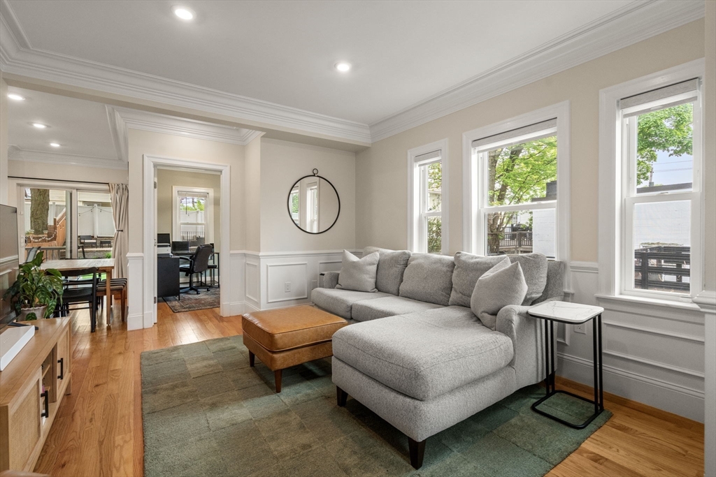 256 Sycamore St, Watertown, Massachusetts, 3 Bedrooms Bedrooms, 6 Rooms Rooms,2 BathroomsBathrooms,Residential,For Sale,Sycamore St,73482742